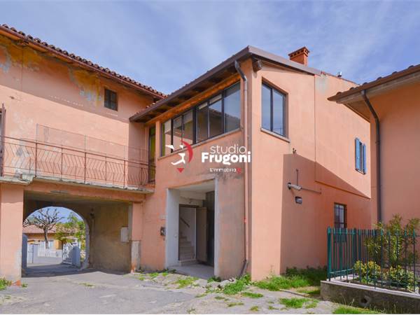 LARGE PORTION OF HOUSE TO RENOVATE