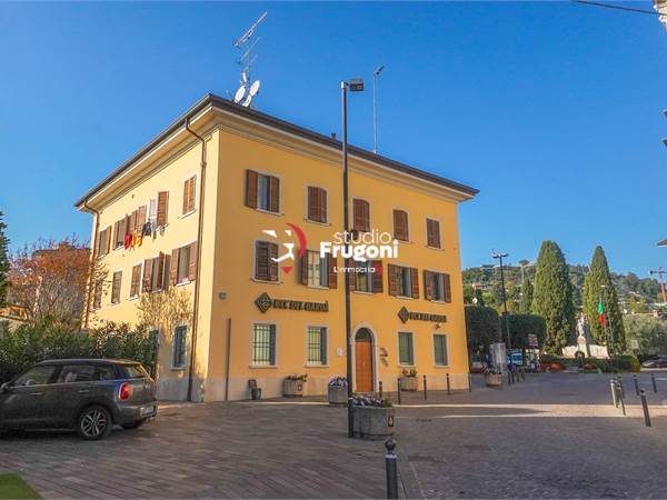 PENTHOUSE IN DER ALTSTADT VON PADENGHE SUL GARDA