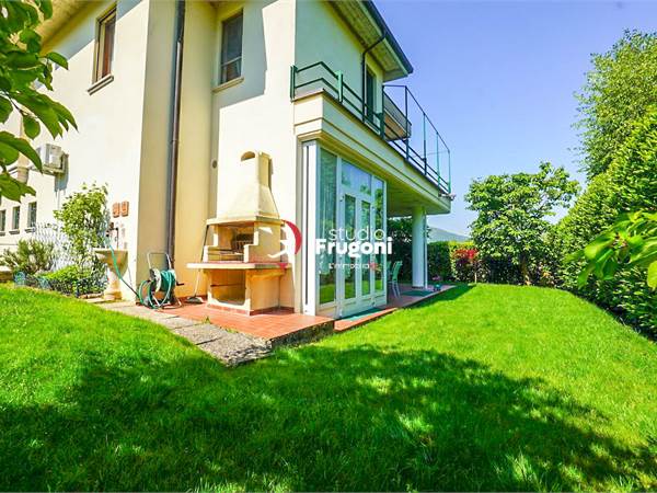 Villa singola a 10 minuti da Salò libera da subito