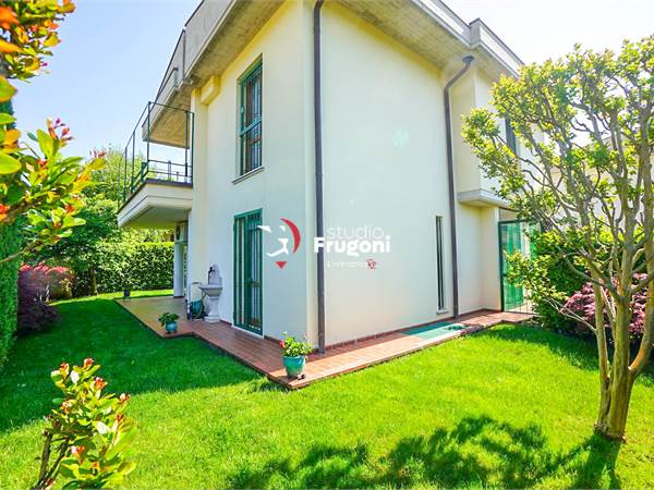 VILLA SINGOLA  A 10 MINUTI DA SALO' LIBERA DA SUBITO