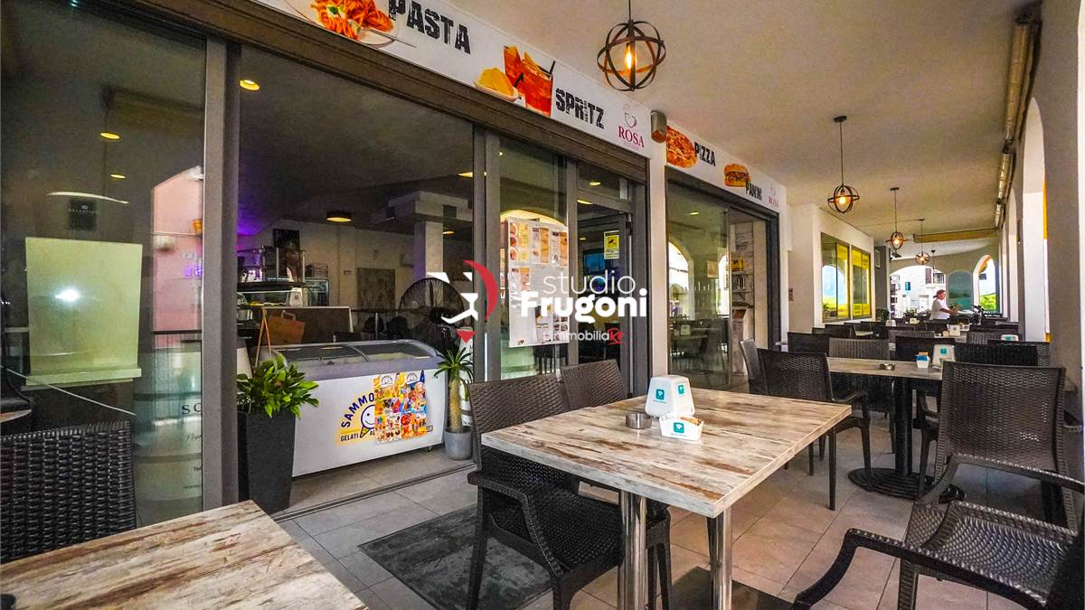 PORTICO ESTRENO CON POSTI A SEDERE