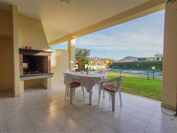 APPARTAMENTO CON GIARDINO E DOPPIO POSTO AUTO