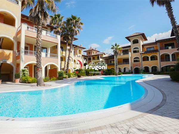 ATTICO VISTA LAGO CON PISCINA PER AFFITTO STAGIONALE